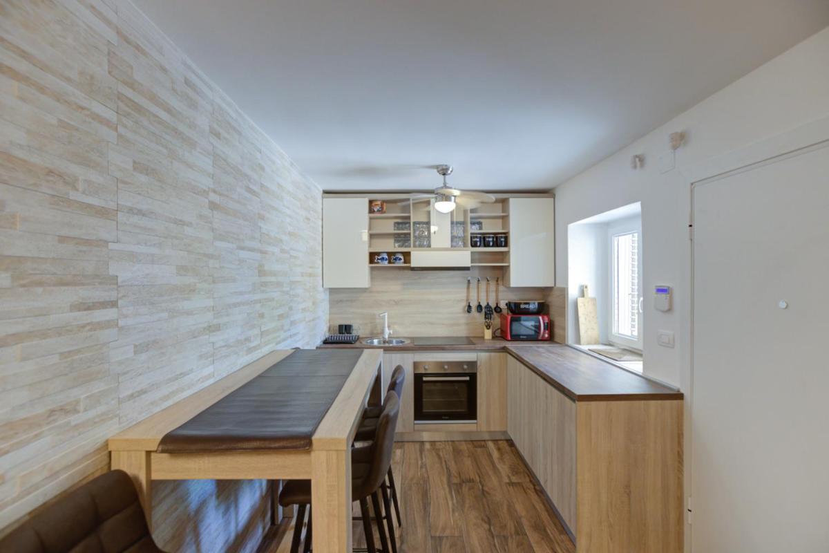 Cvrk Family House Novi Vinodolski Bagian luar foto