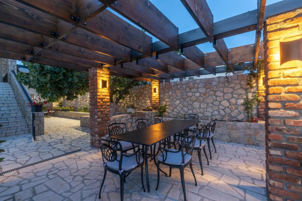 Cvrk Family House Novi Vinodolski Bagian luar foto